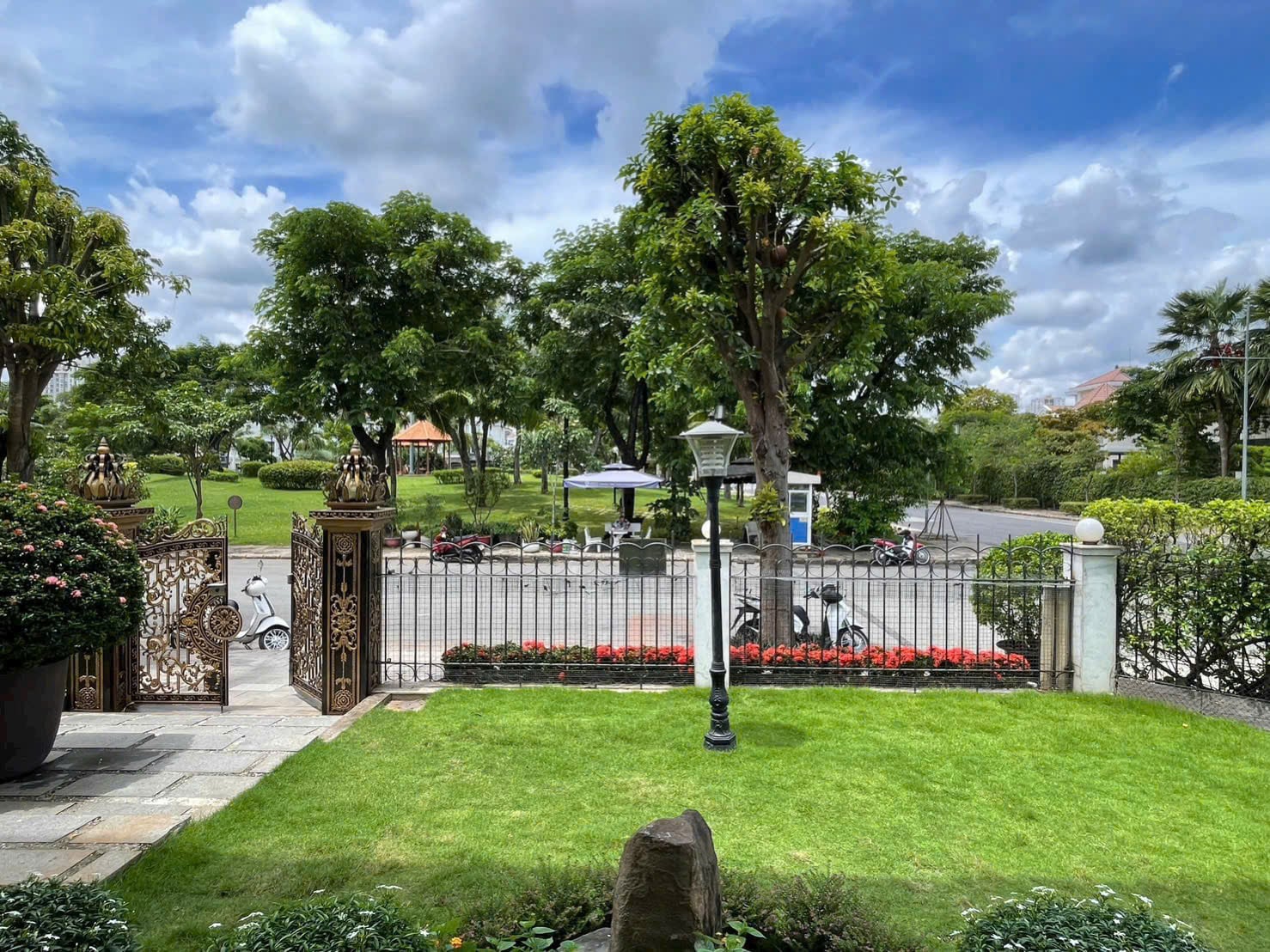 Luxury Villa for Rent in Phu My Hung, District 7 – 4BR, Fully Furnished, Private Swimming Pool, Park View