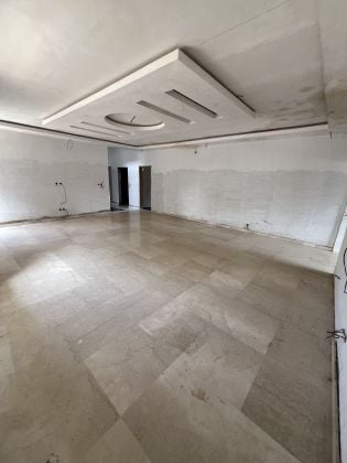 VENDITA DI UN MAGNIFICO TRIPLEX DI 10 CAMERE AD ANGRE 9° TERMINAL ...