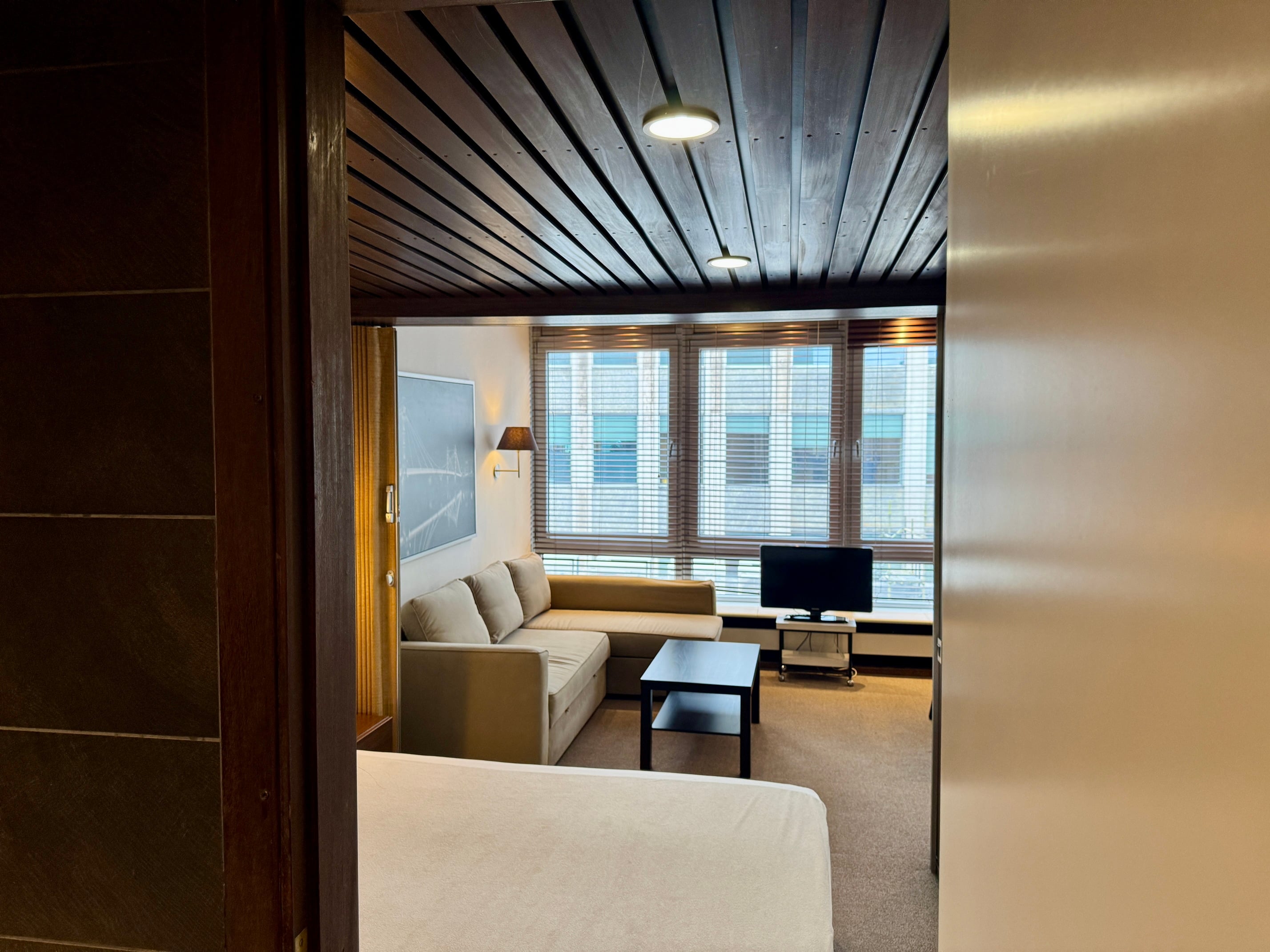 Cozy Studio with separate bedroom space - Porte de Namur