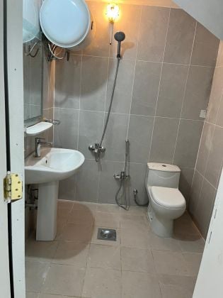 Near King Salman Park & Popular Malls - Ground-Level Suite