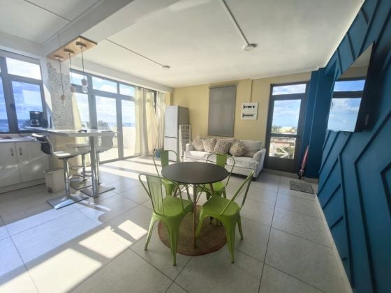 Modern and beautiful penthouse for rent in flic en flac !