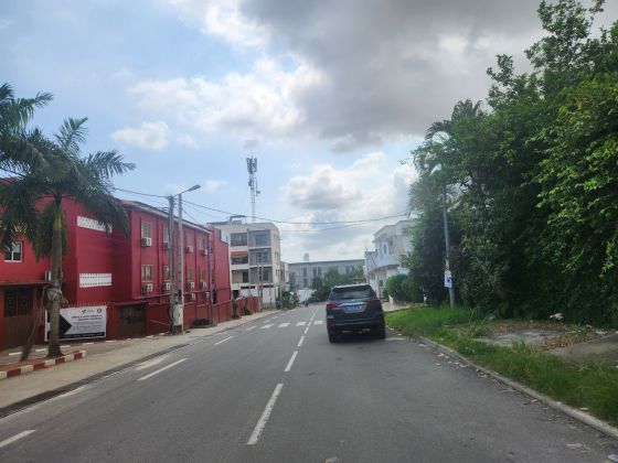 Cocody m'badon proximité d' ambassade de chine vente site 500m2