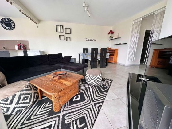 Appartement F3 entièrement meublé situé au 1er ...