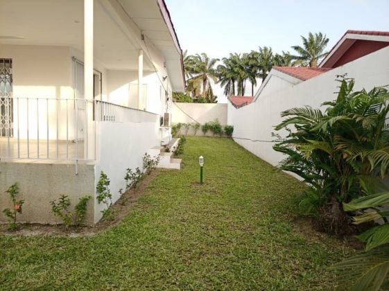 A LOUER VILLA BASSE 5 PIÈCES AVEC JARDIN  PISCINE  COCODY DANGA 