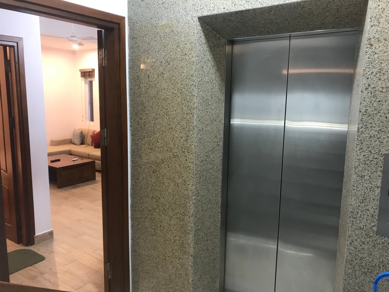 Appartement spacieux 1 chambre, 60 m², proche de Lotte et West Lake - Ménage et parking gratuits