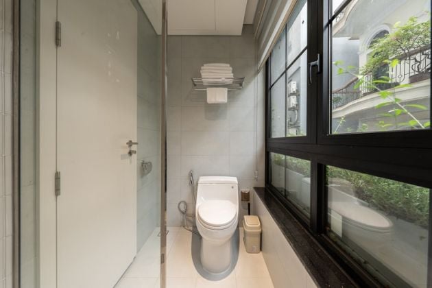 Brand – new, modern studio apartment in Tay Ho for rent