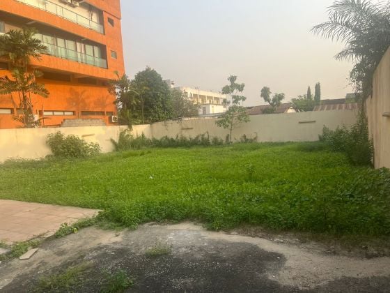 A vendre. au niveau de 2 plateaux macaci, dans les environs de ...