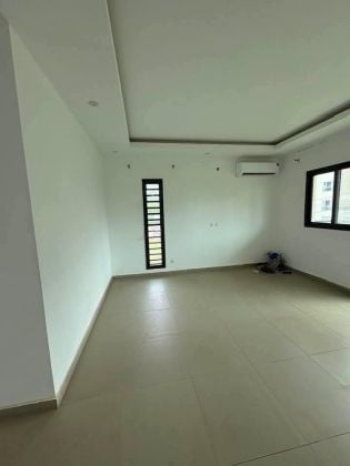 Splendida villa duplex per espatriati nella città costiera di ...