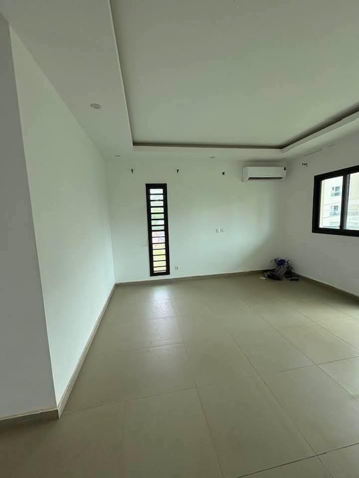 Magnífica villa dúplex para expatriados en la ciudad costera de Bassam 