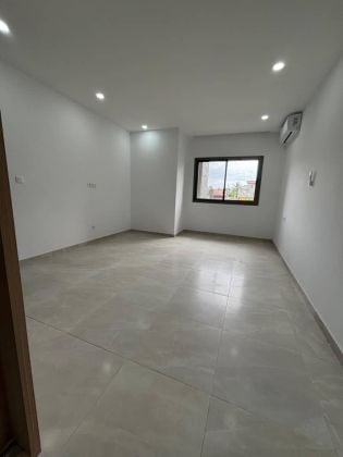 APPARTEMENT PROPRE DE 4 PIÈCES AMBASSADE-DE-CHINE