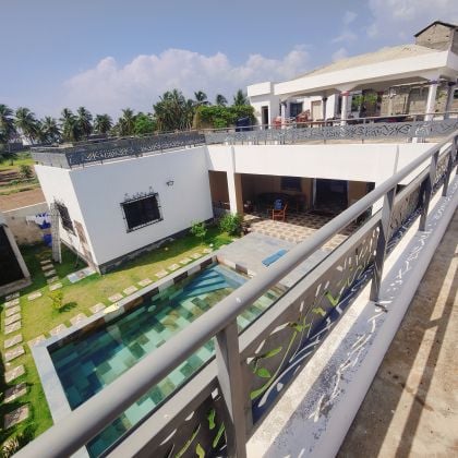 Villa en U sans vis à vis, avec piscine à Baguida ...