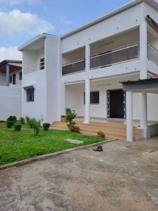 En location à la riviera3 dans cité sécurisée ...