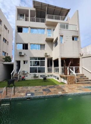 Villa avec piscine meublé à louer à Baguida 