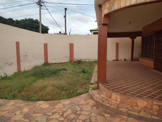 A VENDRE : villa A03 chambres salons wcd cuisine interne dépendance ...