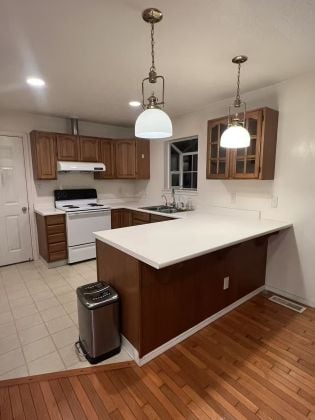 Quiet house with big private garden with 2 floors and 5 rooms near the lake