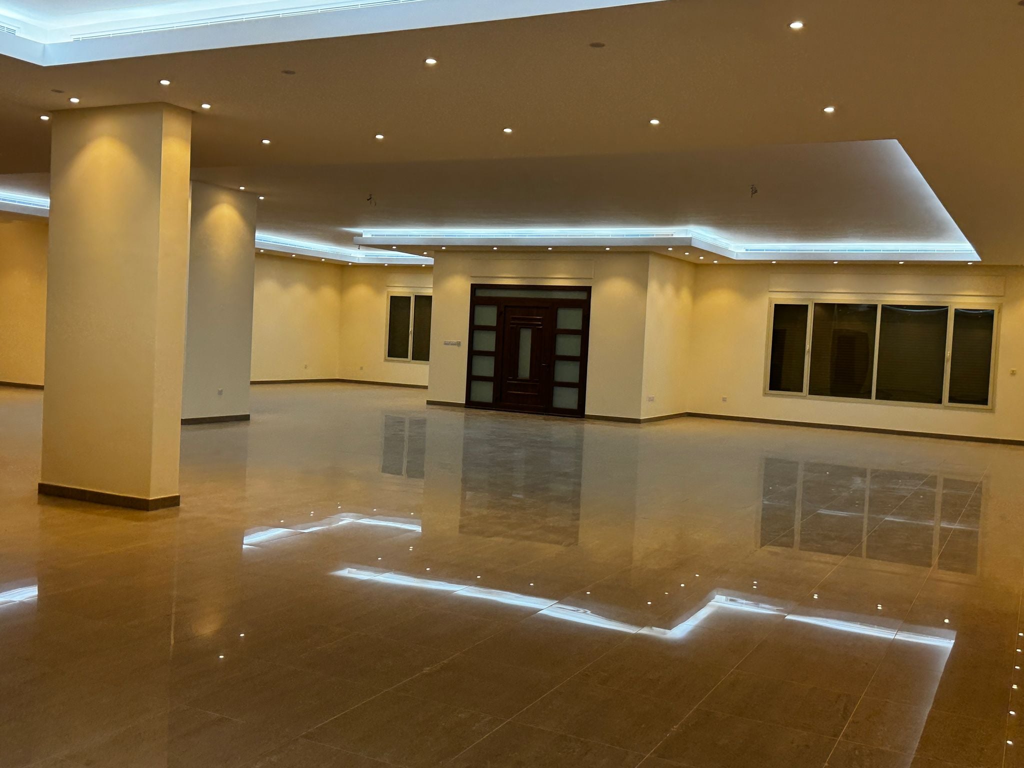 À louer : une luxueuse villa à Al Jabriya sur un terrain de 750 m².