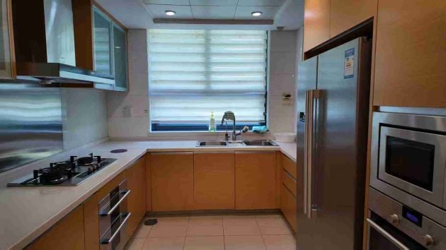 Ground floor apt with private garden near Jinji lake,big space