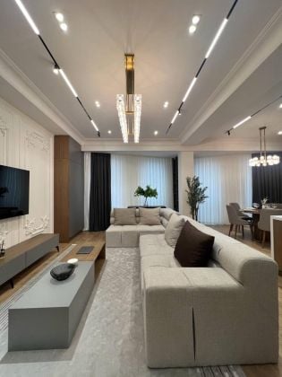 Posh 2 bedrooms and 2 bathrooms apartment of 128 m2 in the city center.