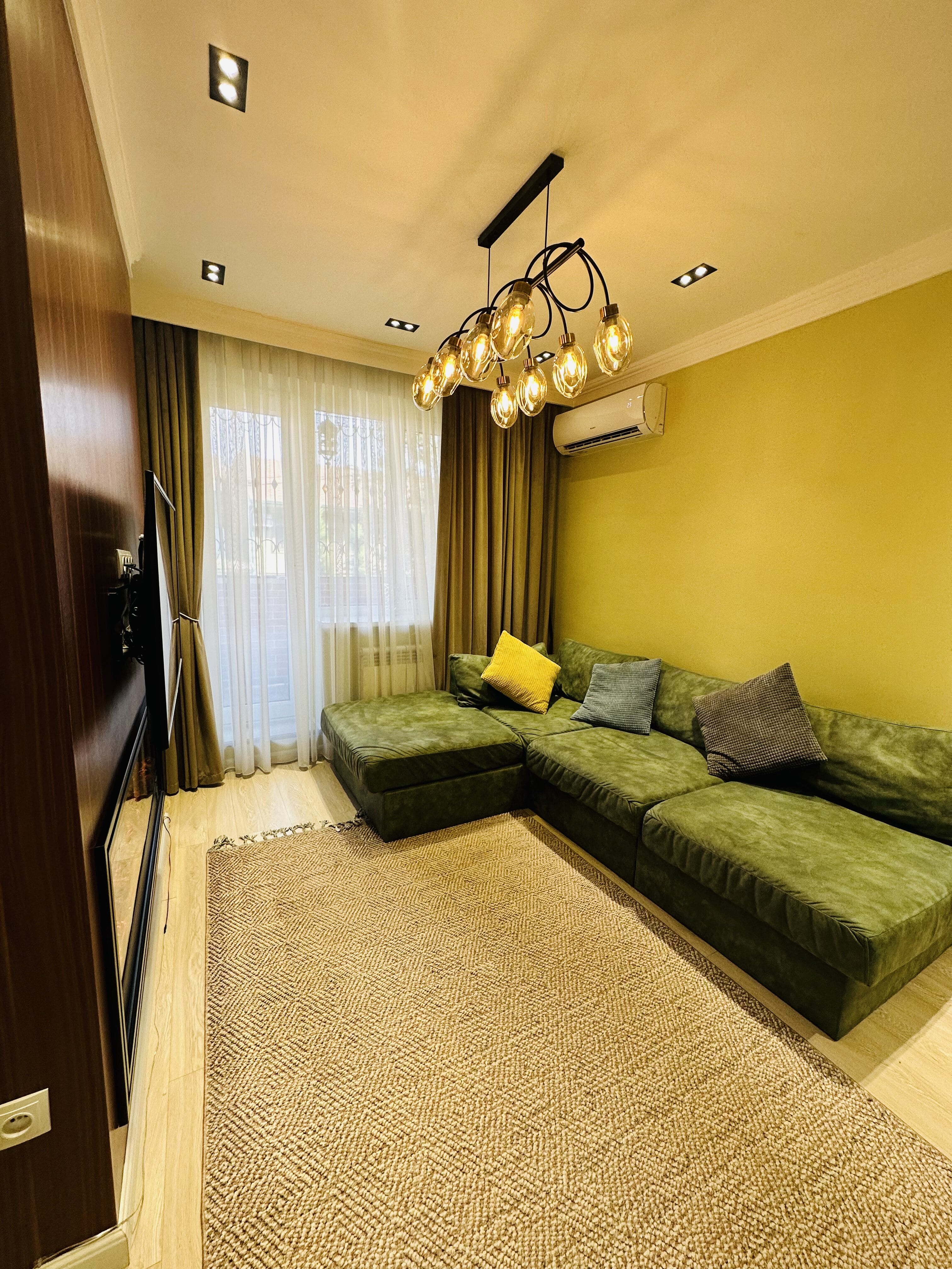 Centrally located 2 bedrooms apartment of 85 m2 with open balcony