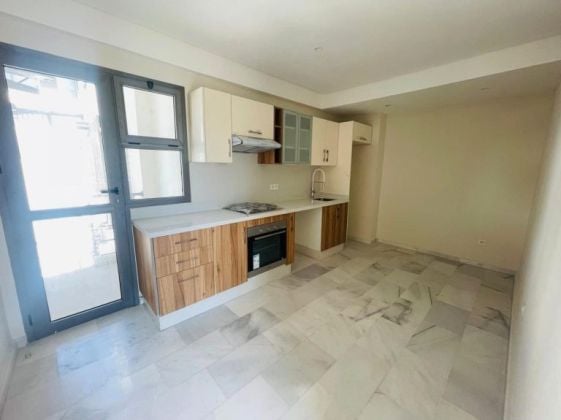 Luxury Unfurnished Apartment for Rent with Terrace – 98 m², ...