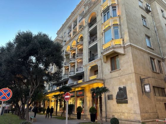 1 bedroom comfortable apt near Maiden Tower 