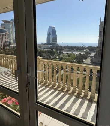 2 bədroom Sea view apt opposite the Boulevard 