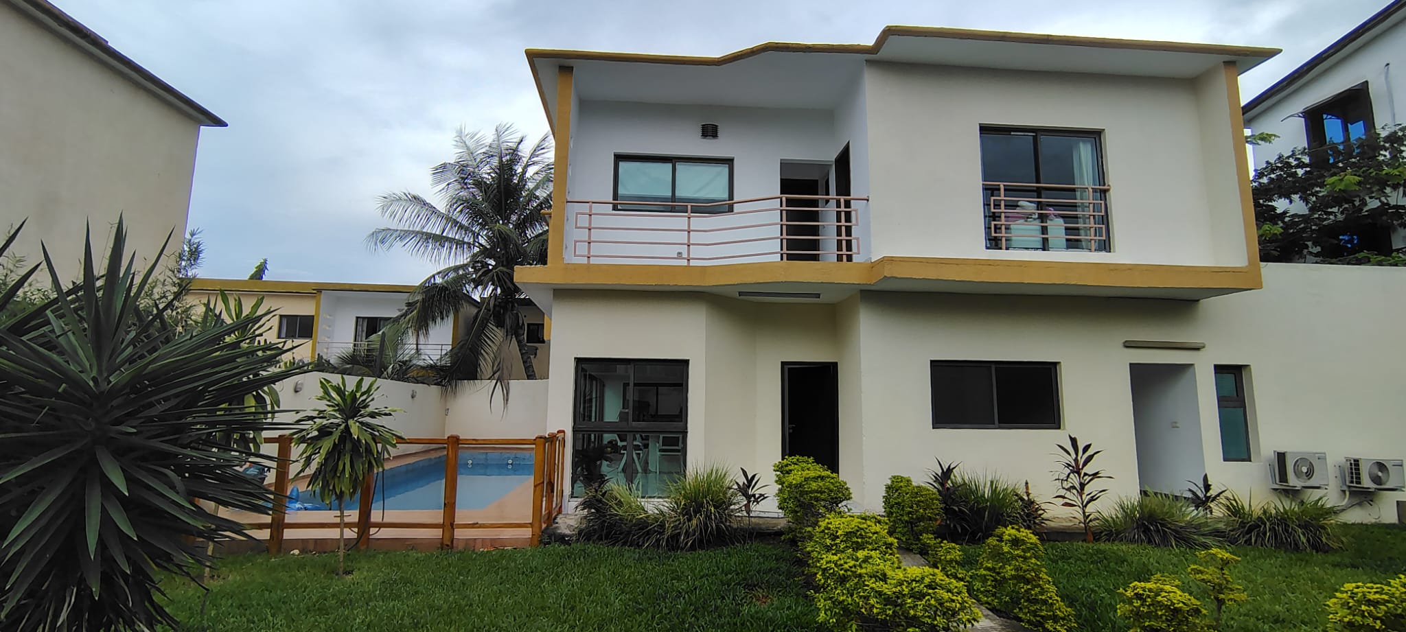 LOCATION VILLA DUPLEX 6 PIÈCES RIVIERA 4 M'BADON