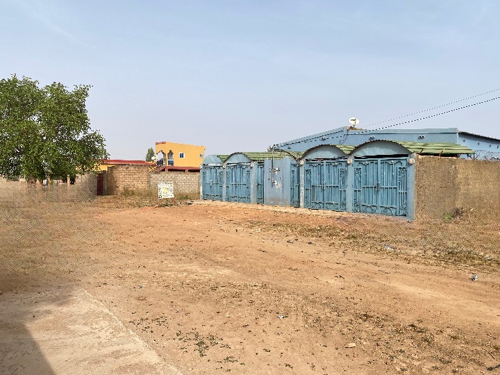 DEUX MINI VILLAS CONSTRUITES SUR UNE PARCELLE DE 300 M² EN VENTE A BALKUY SUR PERFECTOR IMMOBILIER