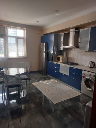 2 bedroom apt near N.Narimanov monument