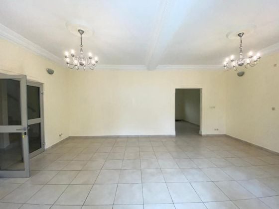 Duplex in affitto a Makepe, Douala 