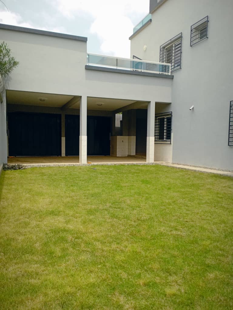 Villa MODERNE à vendre à AVENOU/DJIDJOLÉ