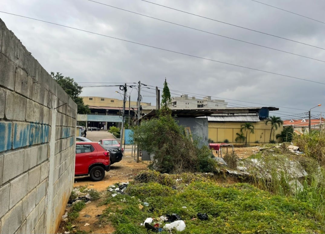 Venta de una hermosa parcela de terreno de 1000m2 en Cocody Riviera 3.