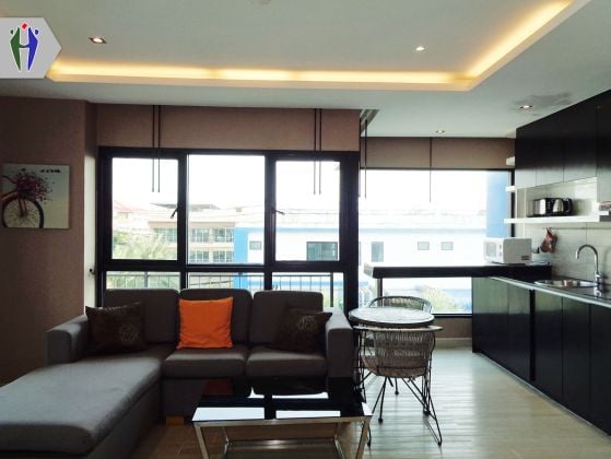 Condo 51 sqm Corner unit, for Rent Close to South Pattaya. 