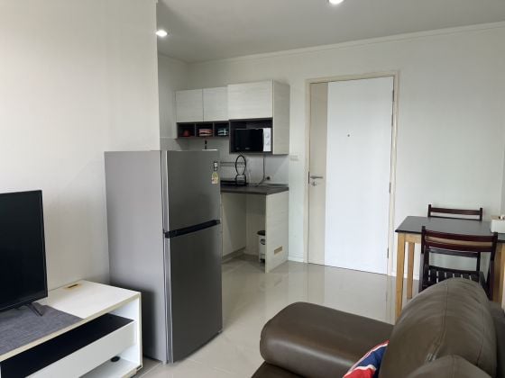 Condo for rent Jomtien Pattaya Beach with washing machine