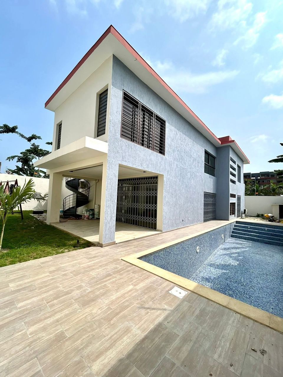 A LOUER VILLA DUPLEX 7 PIECES AVEC PISCINE ET JARDIN RIVIERA M'BADON