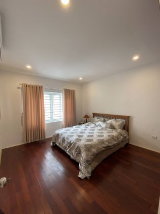 Nice house with 3 bedrooms in Xuan Dieu street, Tay Ho district for rent