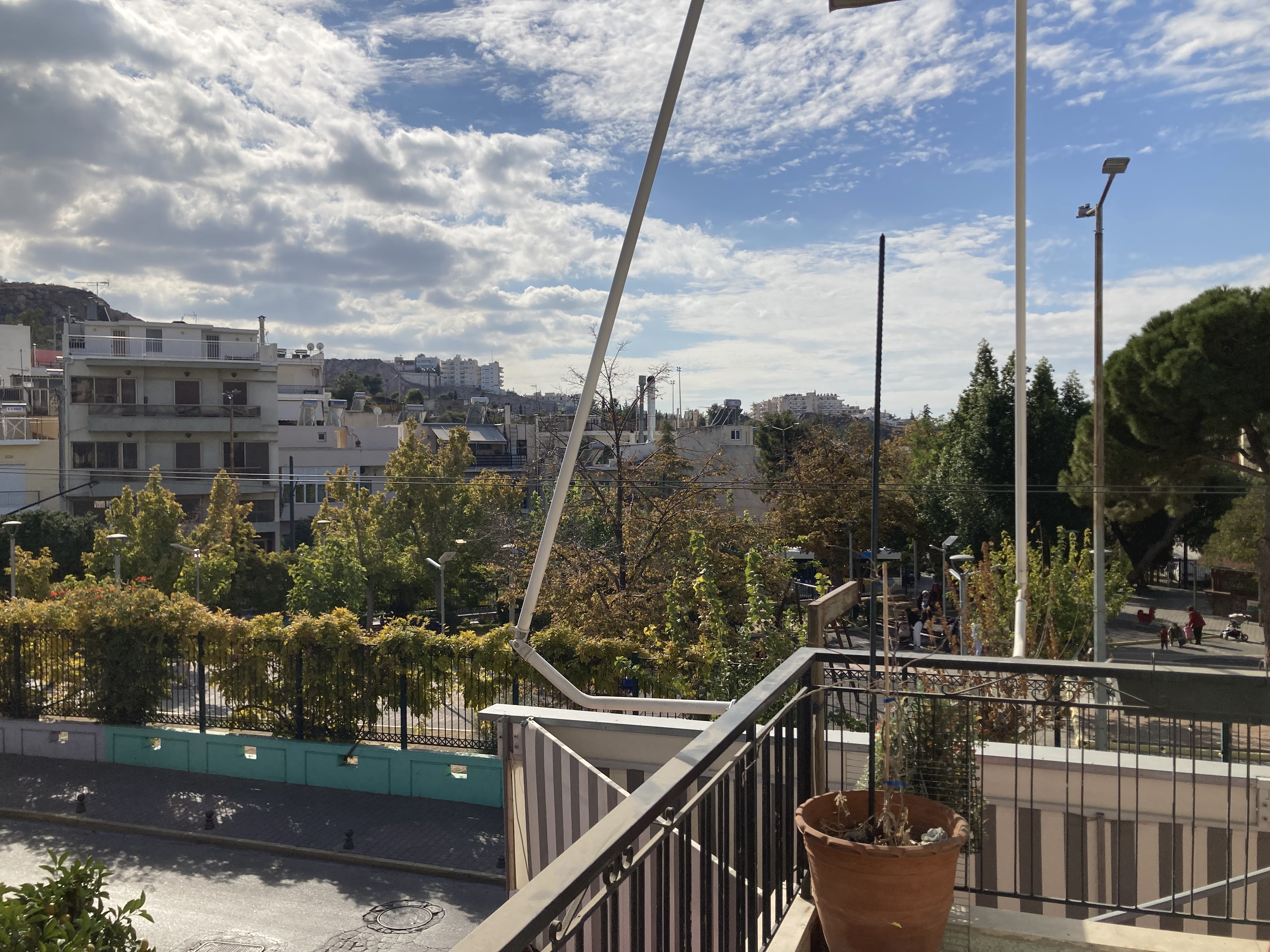 Immeuble mixte attrayant en face d'un parc à Vyronas, Athènes – Idéal pour un projet de développement ou d'investissement