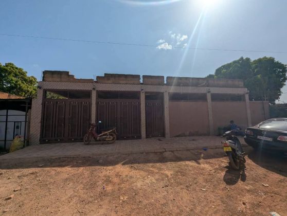 Villa entièrement en dalle extensible R+1 en vente à tanghin ...