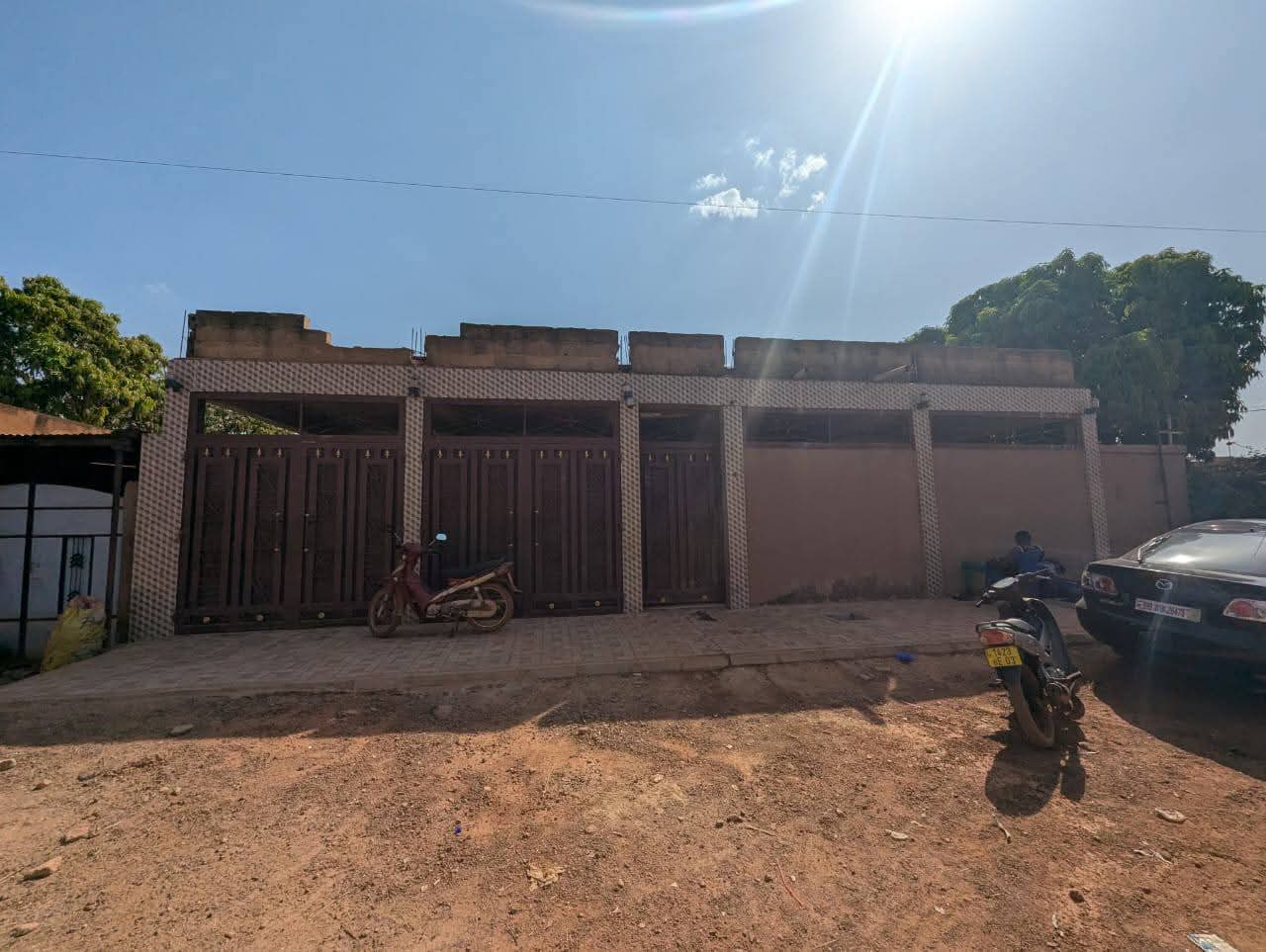 Villa entièrement en dalle extensible R+1 en vente à tanghin chifra.