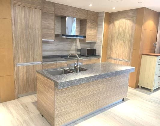 Open kitchen with 2 rooms apt next to Xinghai square/Suzhou Center