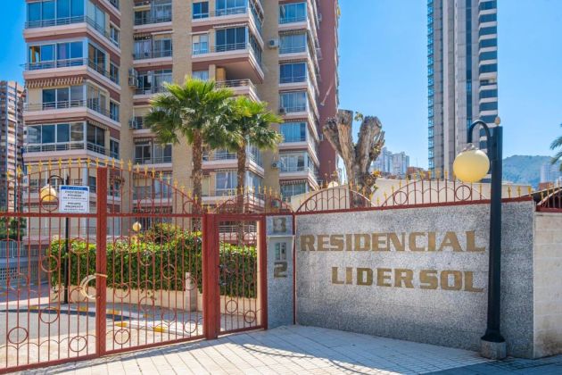 Furnished apartment, 3 bedrooms in Levante Benidorm (incl pool, tennis & ...