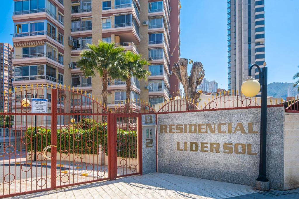 Furnished apartment, 3 bedrooms in Levante Benidorm (incl pool, tennis & parking)