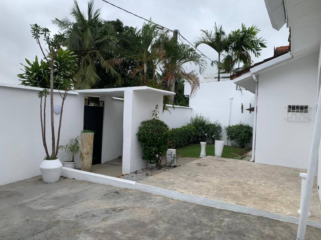 Belle villa basse de 4 pièces a la Riviera Synacaci 