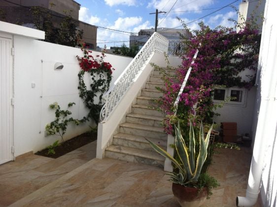 Se alquila en La Marsa: preciosa planta amueblada de villa con amplia ...