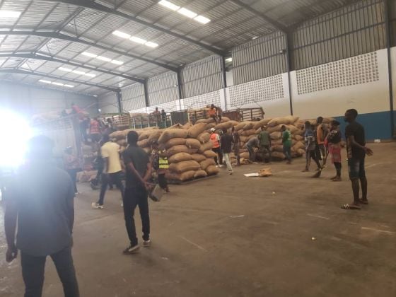 Magazzino GD in affitto nella vecchia zona industriale di Yopougon 