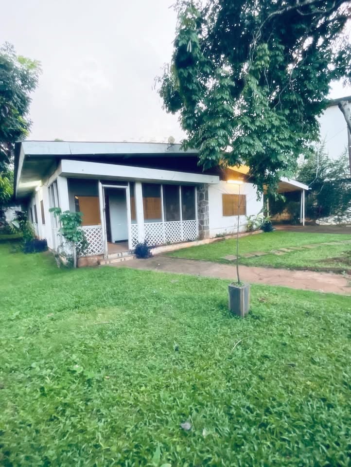 VILLA FOR RENT IN BASTOS 