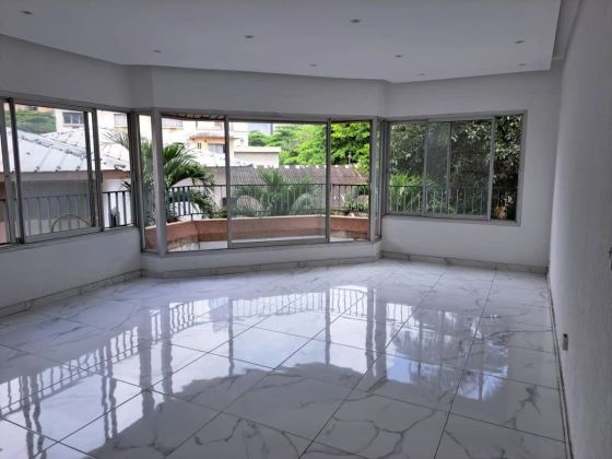 PLATEAU Immeuble ROUM location appartement 4pièces