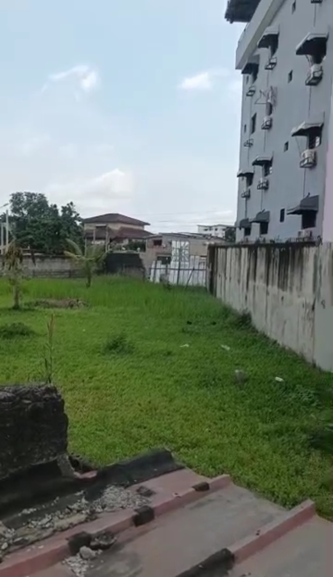 Vente terrain de 800m2 a cocody riviera pharmacie synaccasi