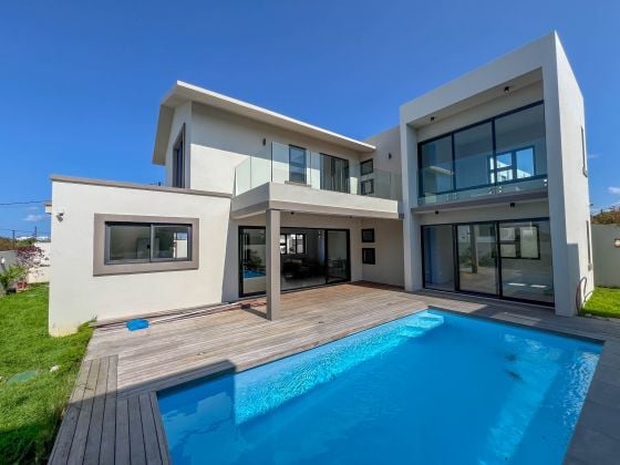 FOR RENT - BRAND NEW 4-BEDROOM VILLA - GRAND BAY