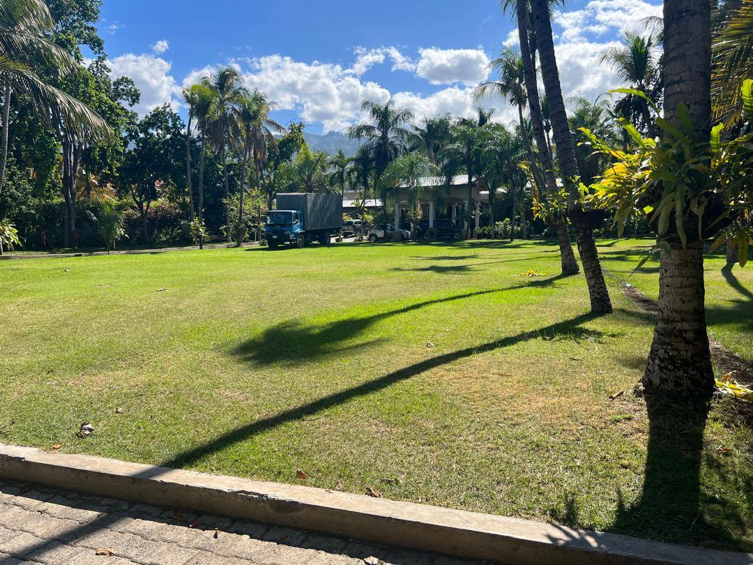 Casa de ensueño con helipuerto en venta y alquiler en Vivy Mitchell.